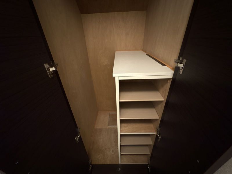 LEONEXT Road Sky Other