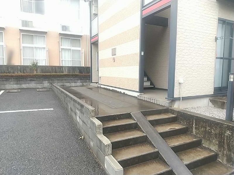 レオパレスエスペランサＣ エントランス
