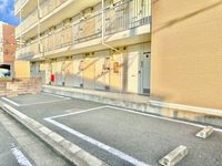 レオパレスウイング北坂戸 駐車場