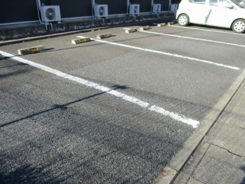 レオネクストプレミウールⅡ 駐車場