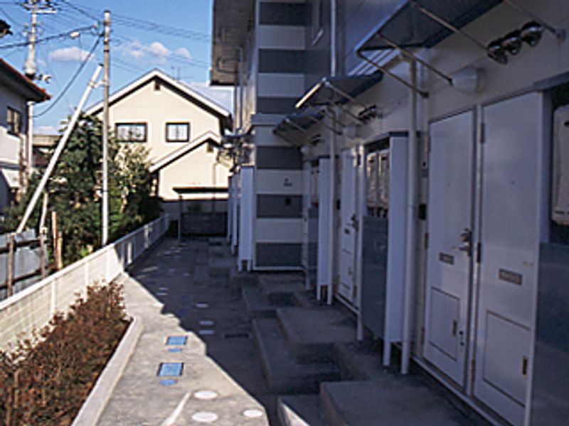 レオパレスクレスト境田北 エントランス