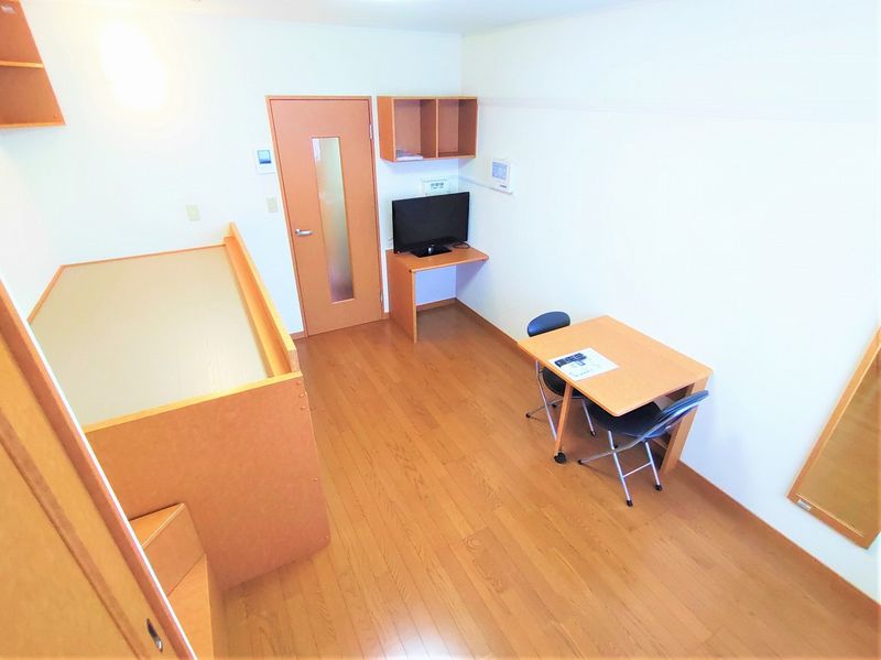 レオパレスサンライズＥＴＯ 居間