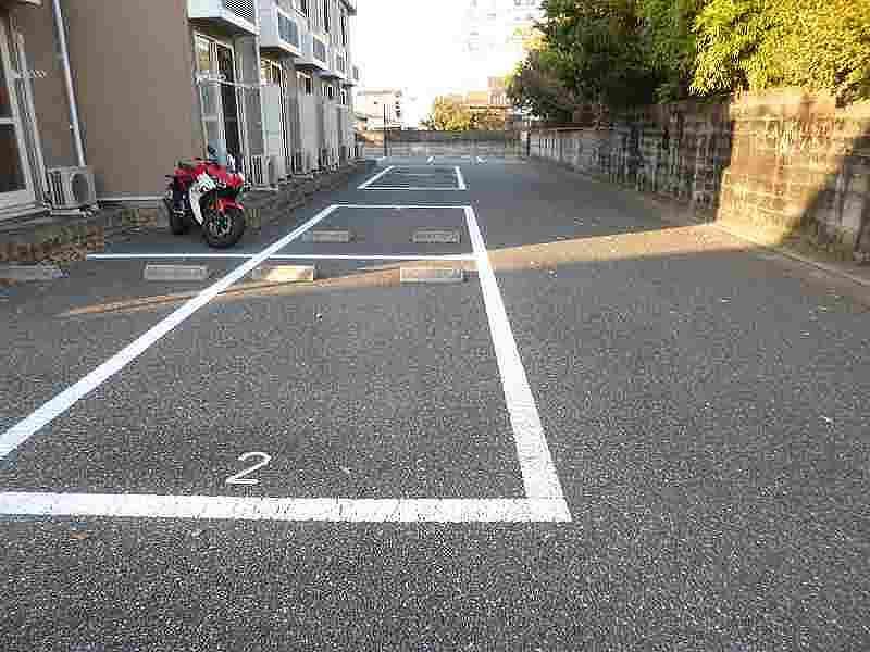 レオパレスＭＳ本町 駐車場