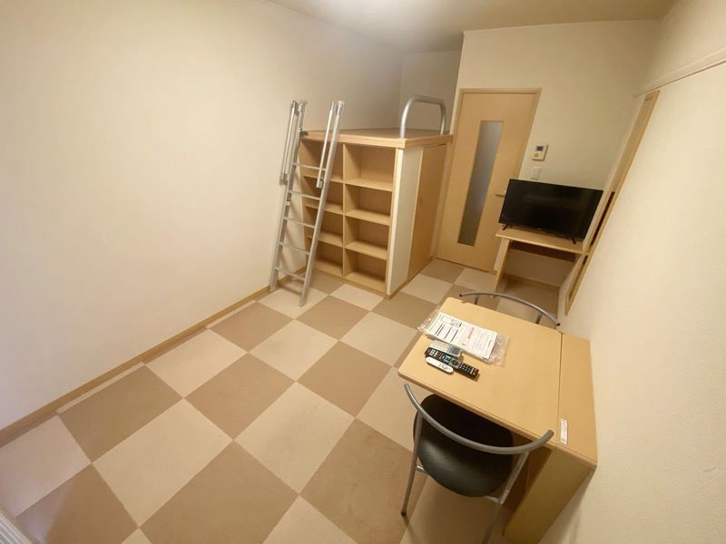 レオパレス玉楽 居間