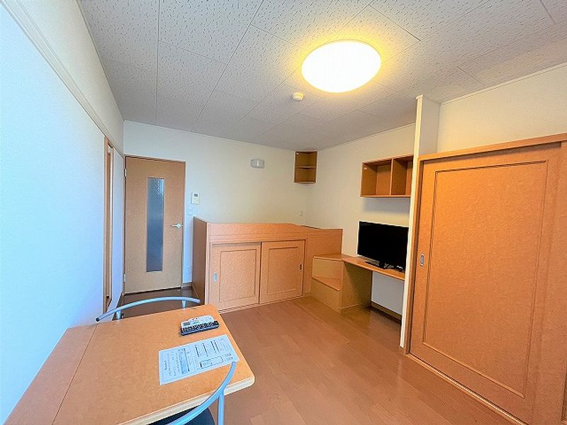 レオパレス泉南ウィロー 居間