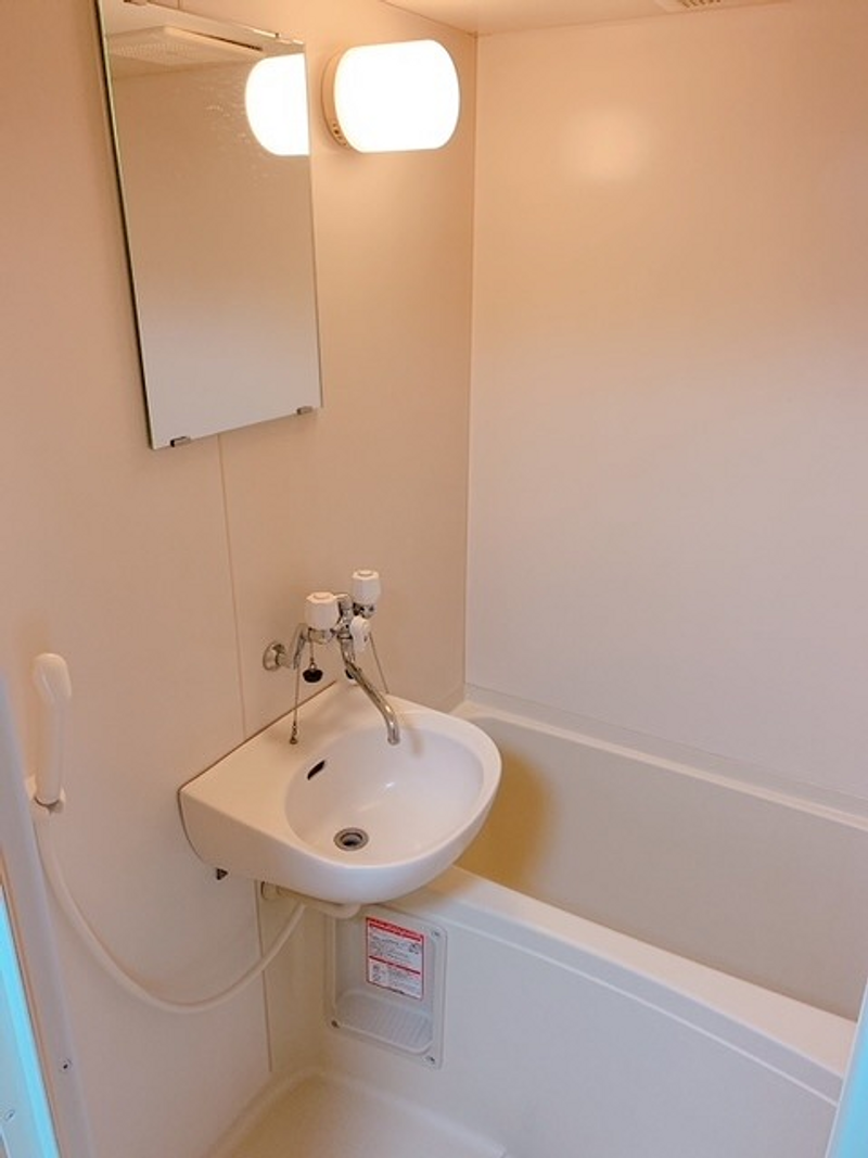 leopalace Crest Bathroom