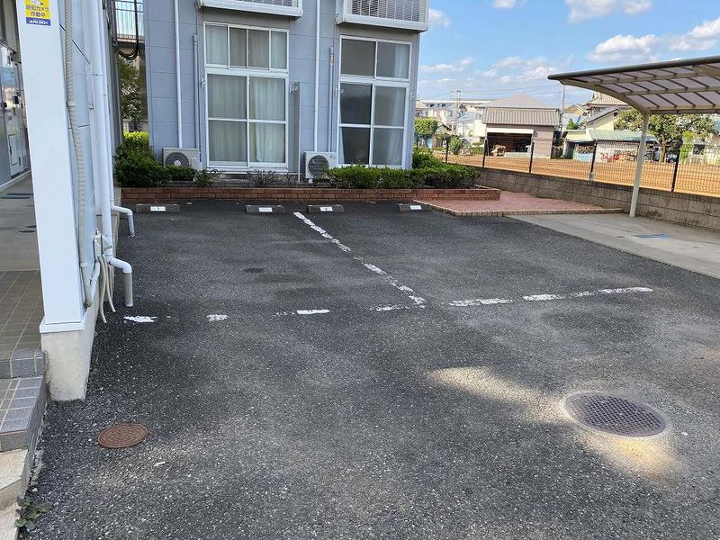 レオパレス桜 駐車場