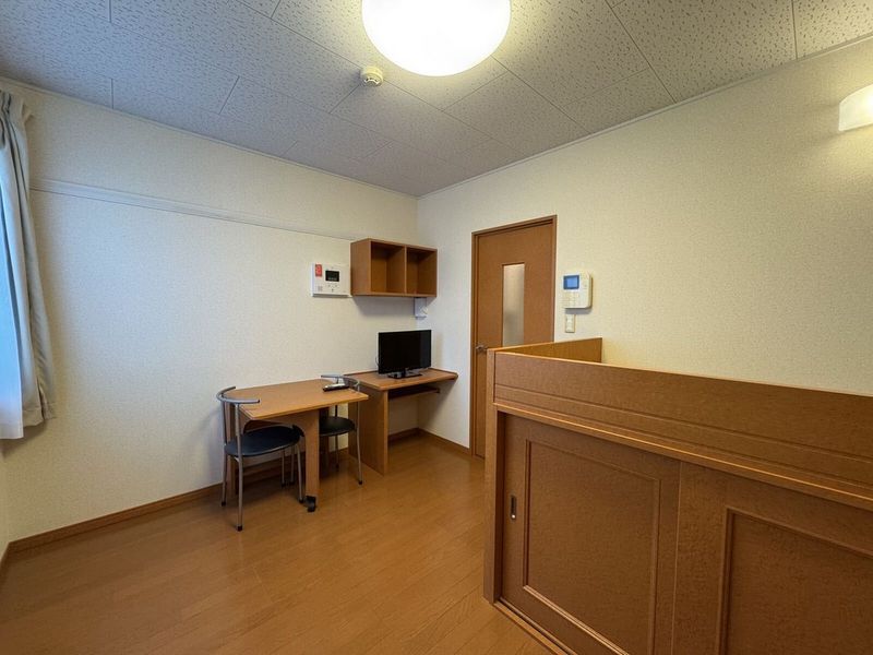 レオパレスかりがね 居間