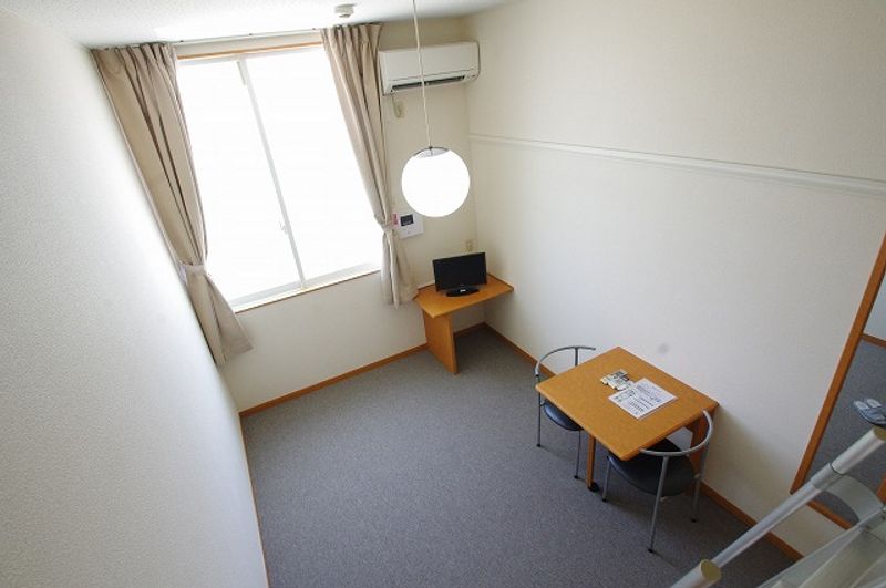 レオパレス藤井 居間