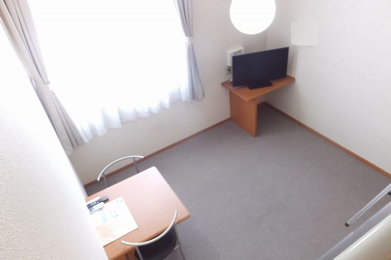 レオパレス越 寝室