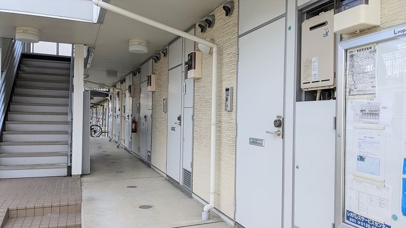 レオパレスピースフル エントランス