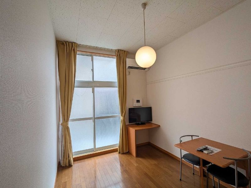 レオパレス清水が丘 居間