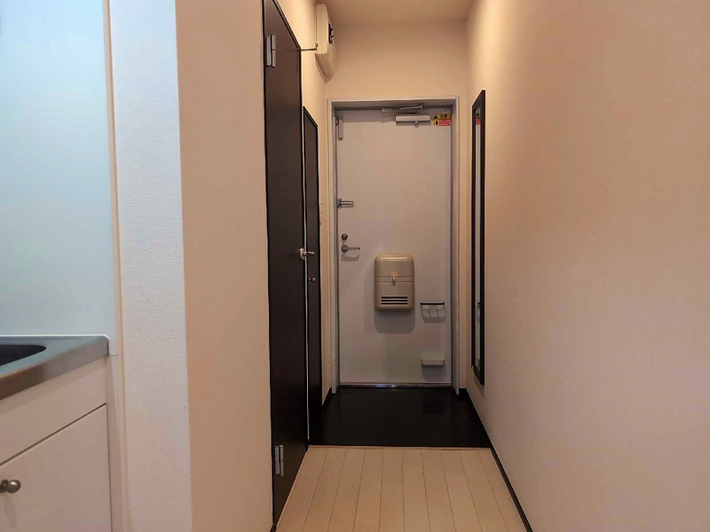 CLEINO Hikari Residence Entrance