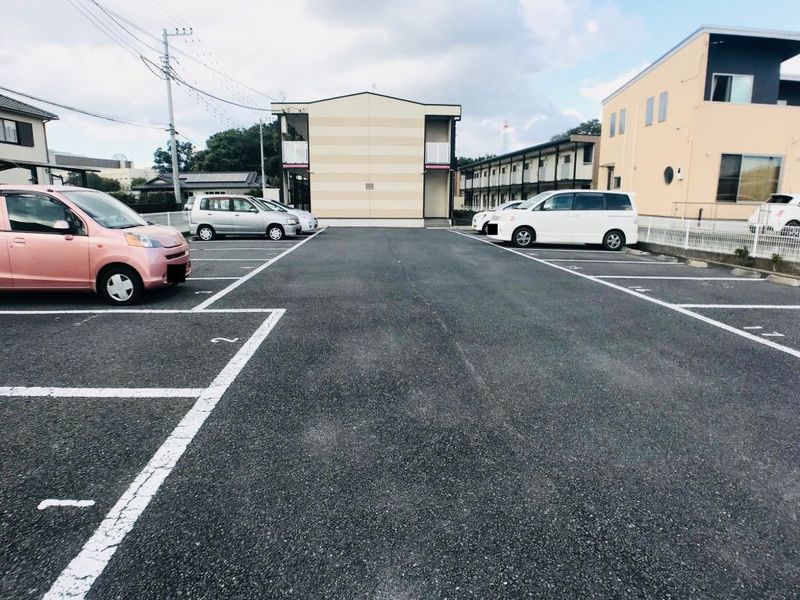 レオパレスサンテラー 駐車場