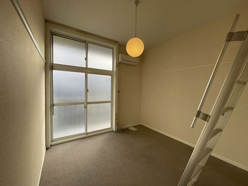 レオパレス光壱番館 居間