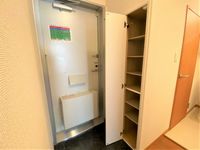 レオパレスさそら 玄関