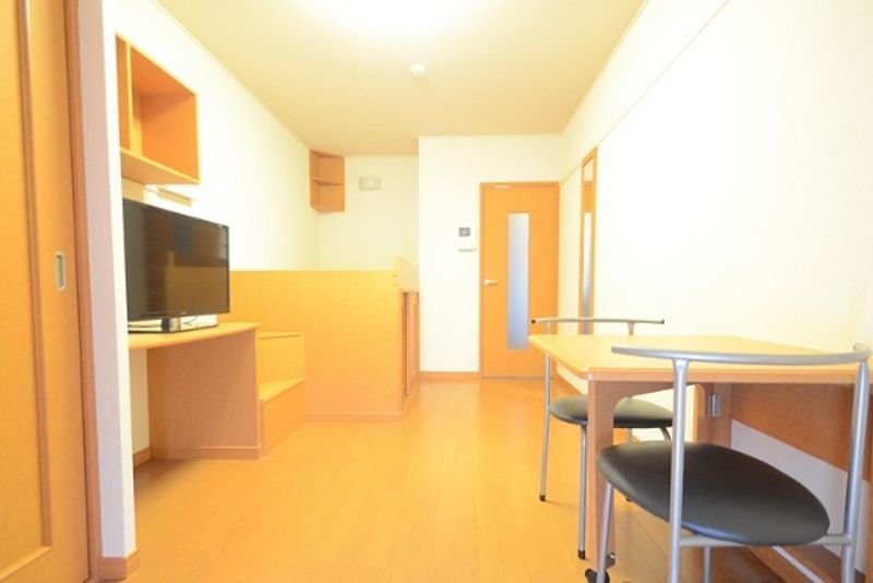 レオパレスパインツリー 居間