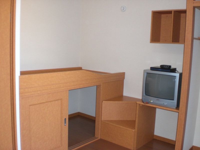 レオパレスグレース 居間