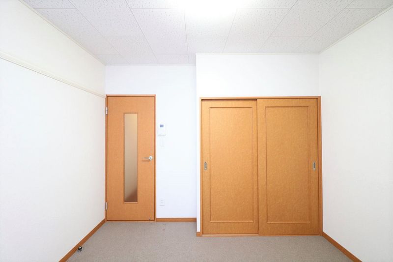 レオパレス宝ヶ池 居間