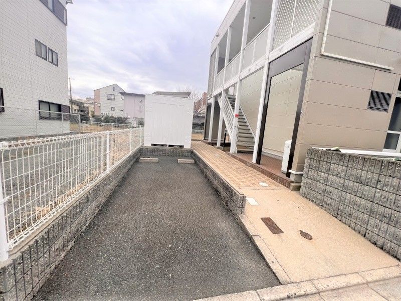 レオパレスプリート 駐車場