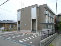 レオパレスコンプリメンティ 駐車場