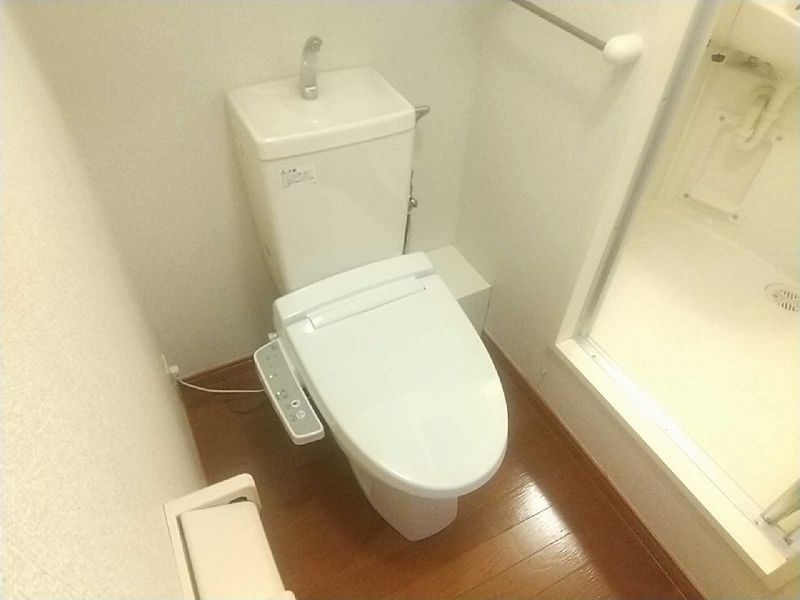 レオパレスカシェート トイレ