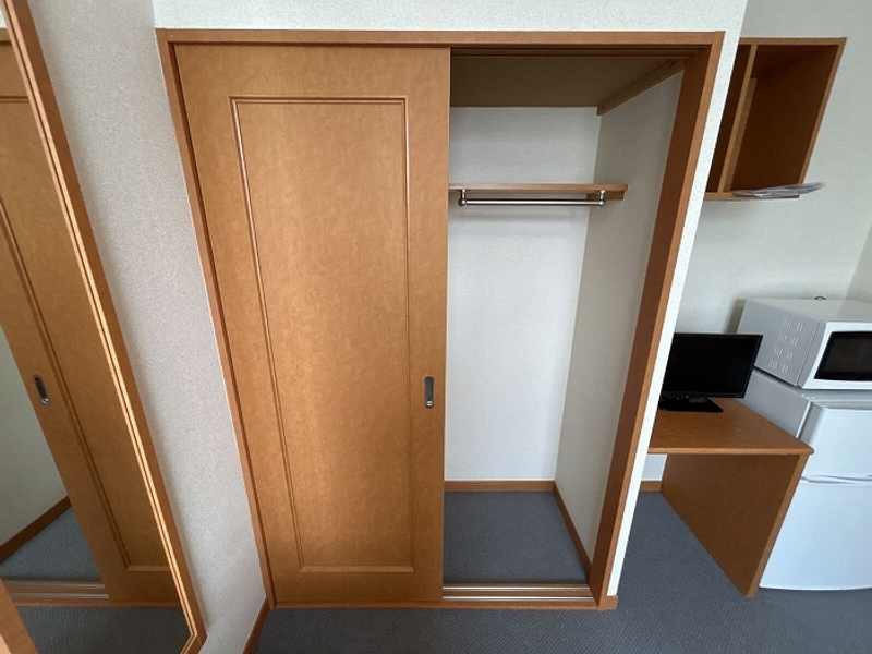 レオパレスＲＯＯＳＴ 収納