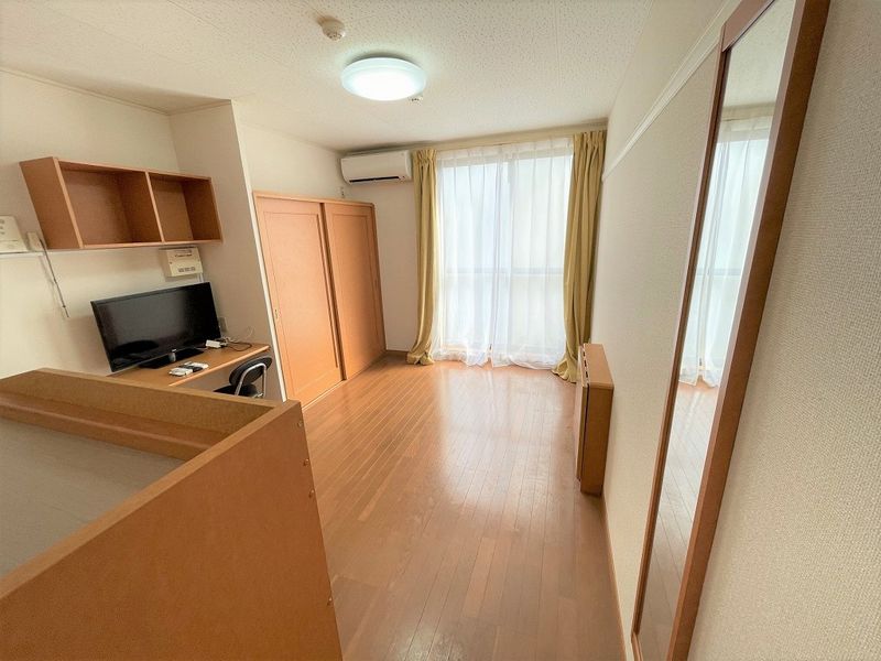 レオパレスシェソワ 居間