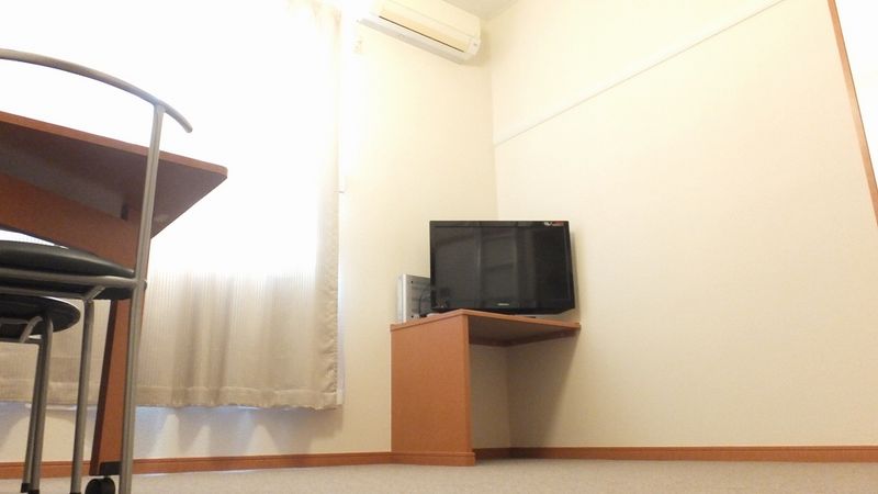 レオパレス広瀬 居間