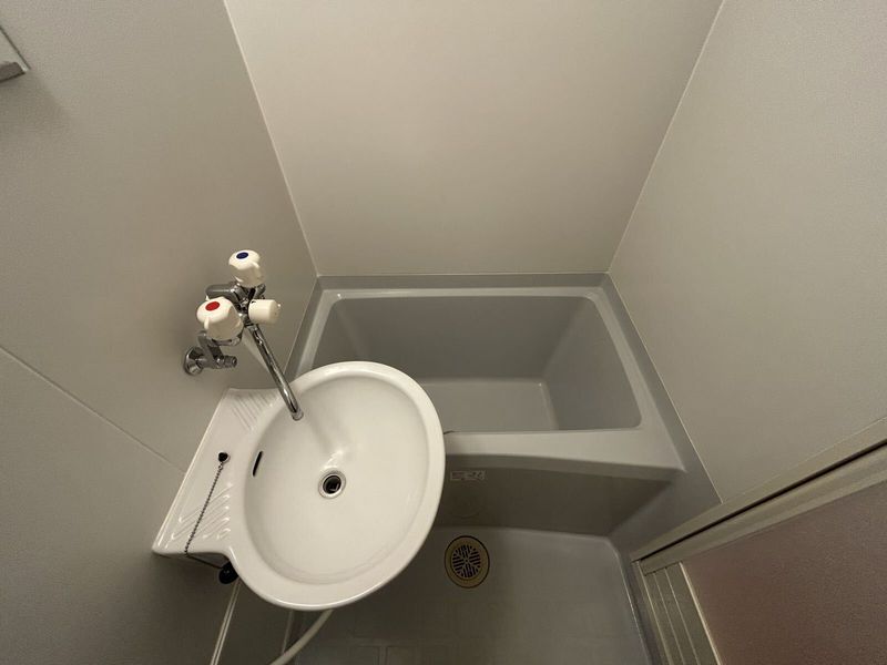 レオパレス北中江 風呂