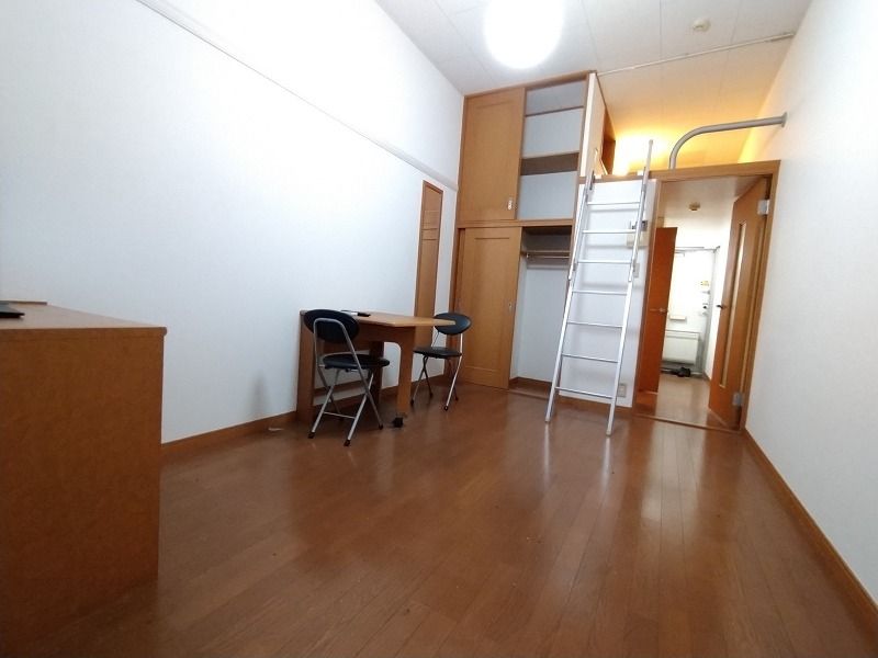 レオパレスコンフォート 居間