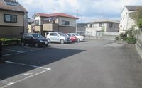 レオパレスフォレスト 駐車場