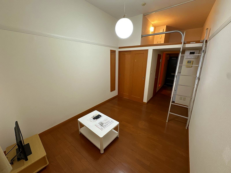 レオパレスソレーユ 居間