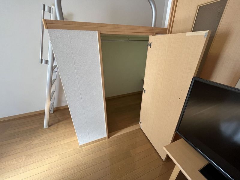 レオパレスアゼリア蛍池 収納