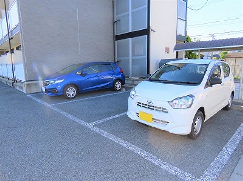 レオパレスヴィラソーレ 駐車場