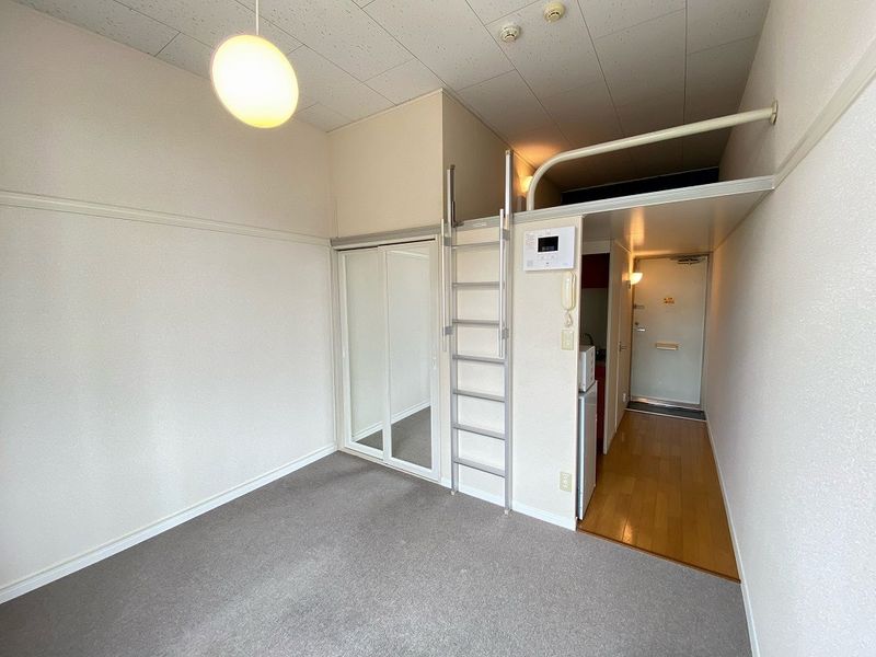 レオパレス原市壱番館 居間