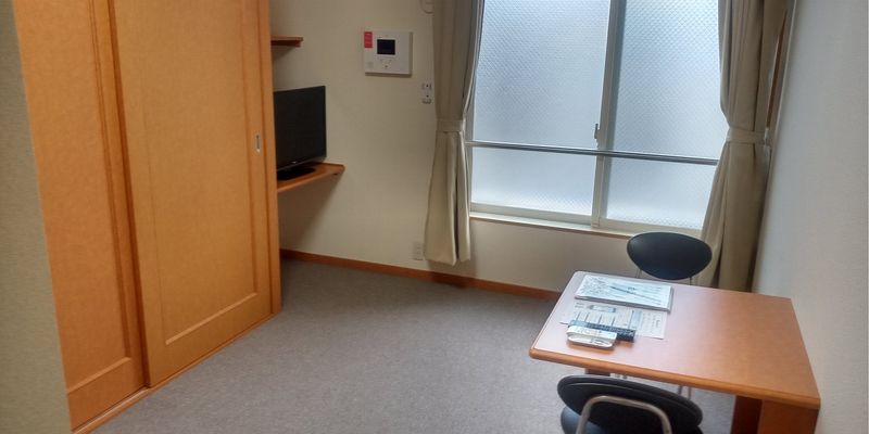 レオパレスアドリア館 居間