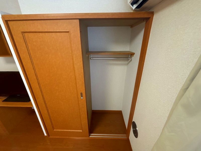 レオパレスプレミール 収納
