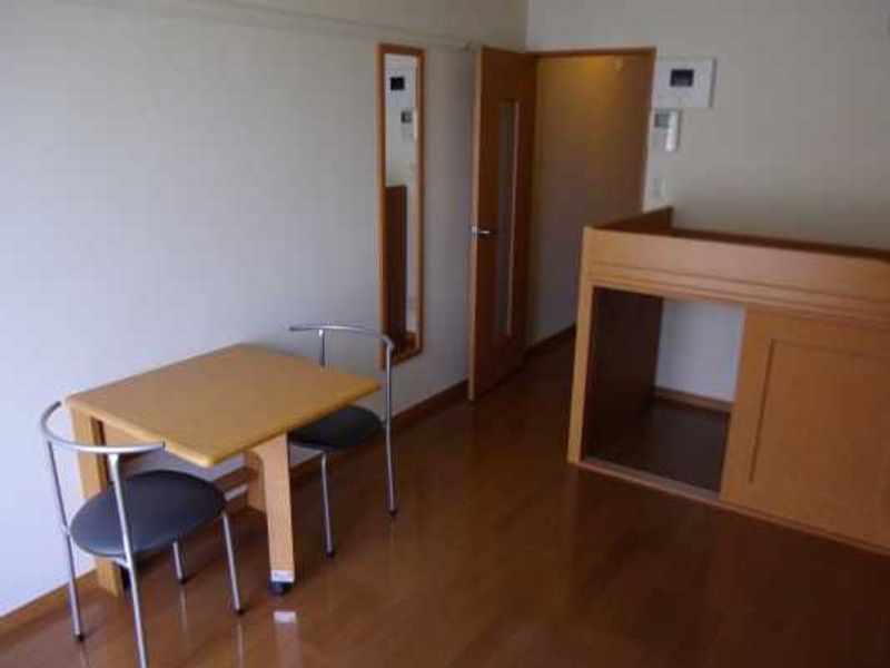 レオパレスフィエール 居間