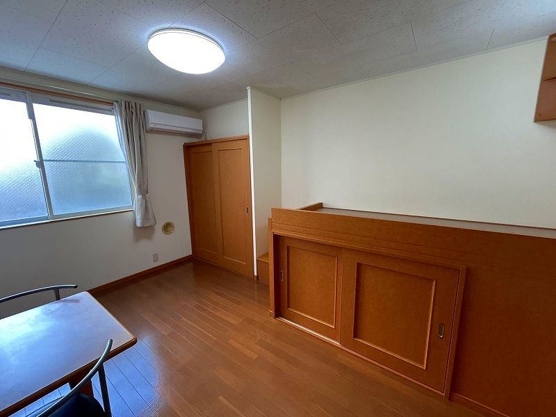 leopalace Moto Wing Living room