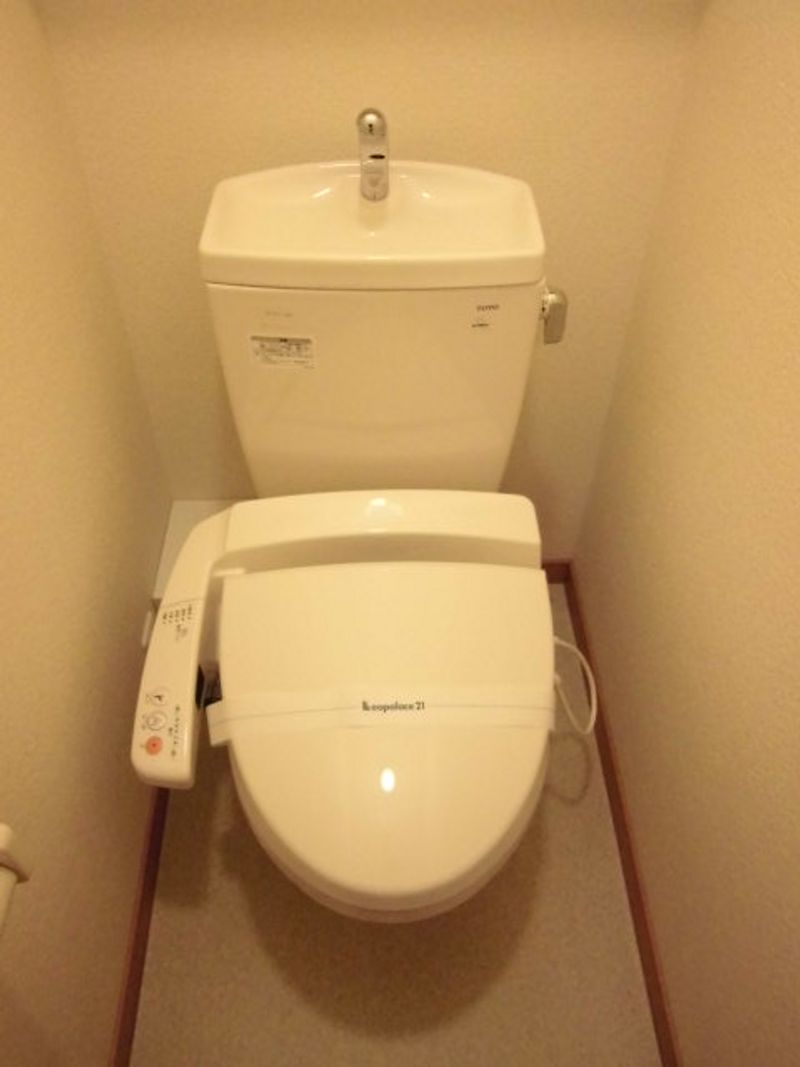 レオパレスコンフォーツＭ トイレ