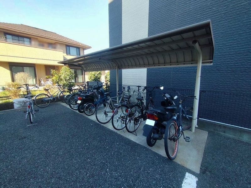 レオパレスウエストサイド白山 共用部分