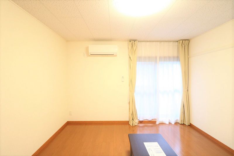 レオパレス山科椥辻 居間