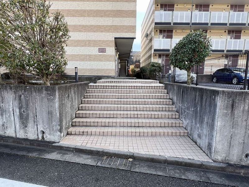 レオパレスコスモスカイⅡ エントランス