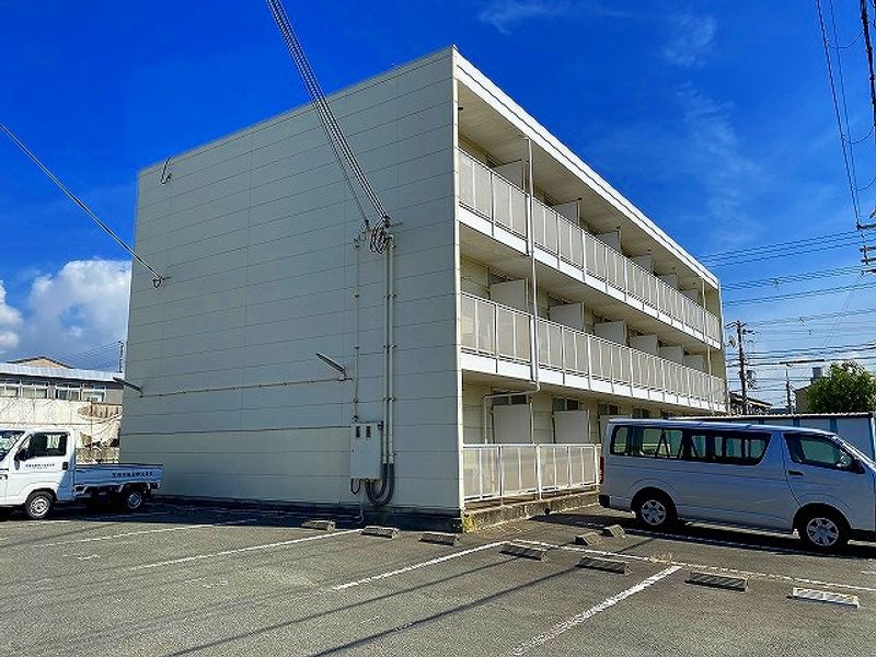 レオパレス青松 外観