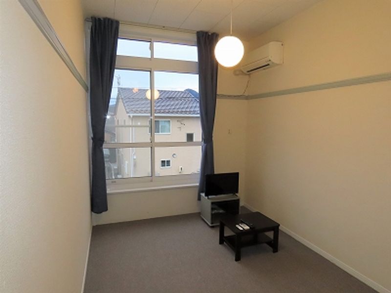 レオパレスドミールⅡ 居間