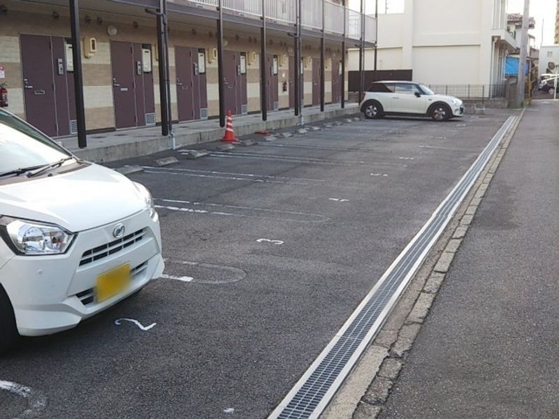 レオパレスＫＩＴＡＵＲＡ 駐車場