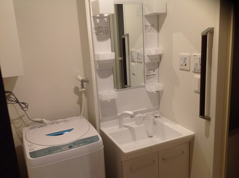 CLEINO Fukumuro Minami 2 Washroom