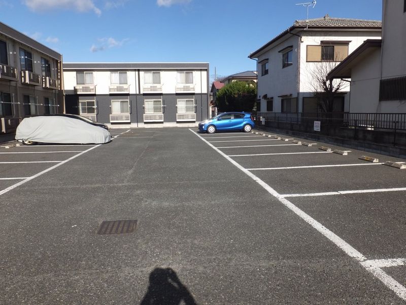 レオネクストプルメリアＢ 駐車場