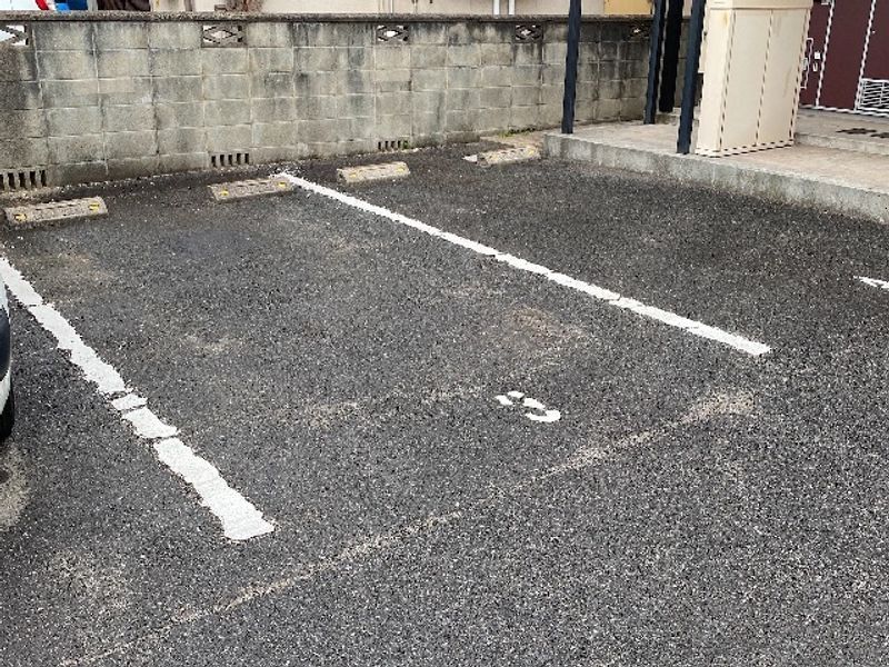 レオパレス足高 駐車場
